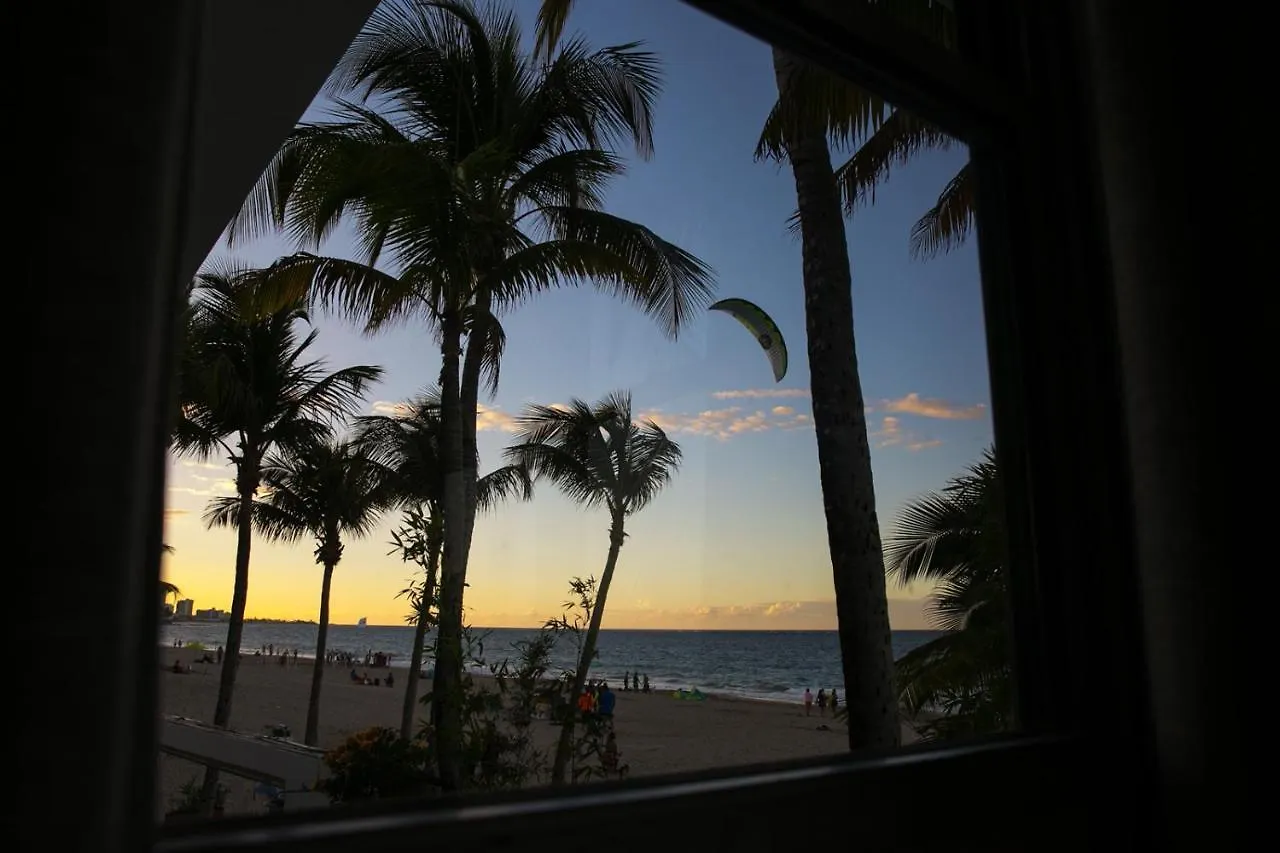 Numero Uno Beach House San Juan Guest house