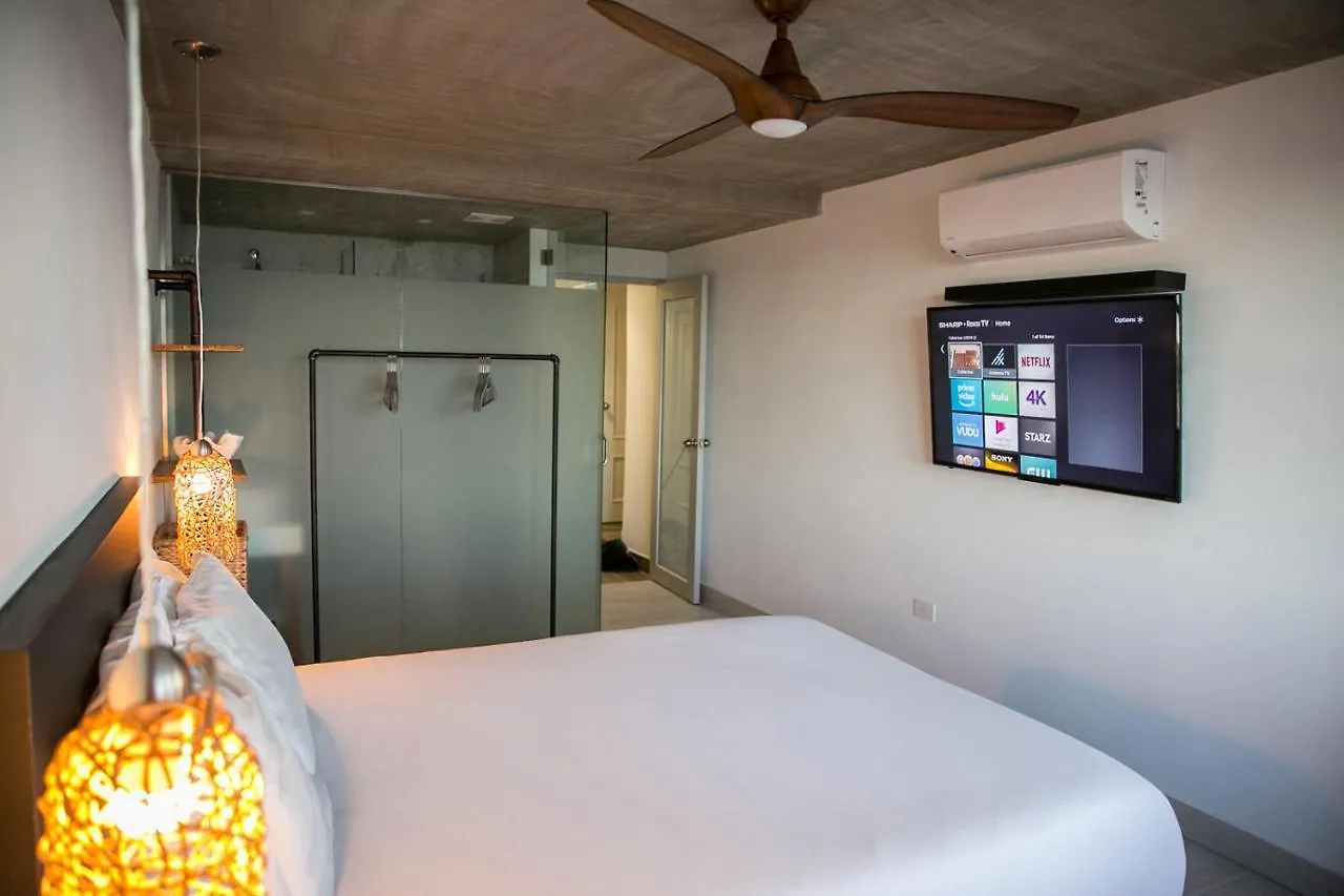 Numero Uno Beach House San Juan