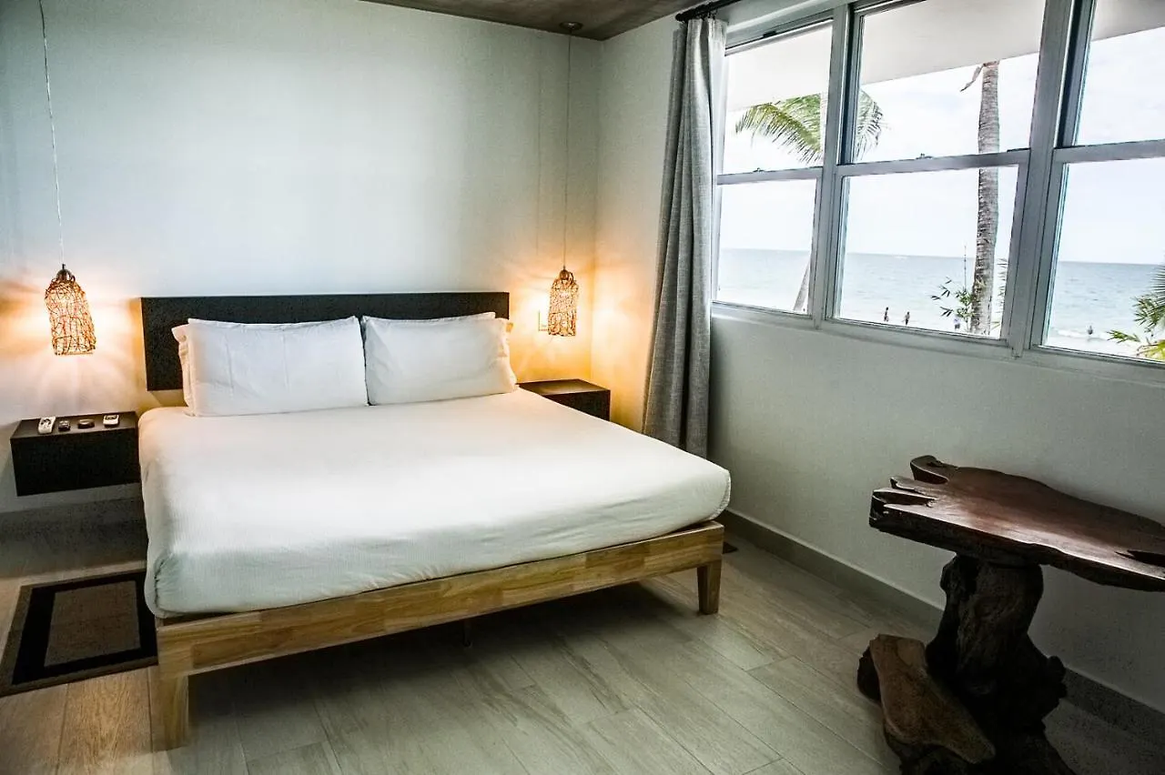 Numero Uno Beach House San Juan Guest house