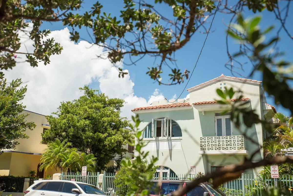 Numero Uno Beach House San Juan Guest house