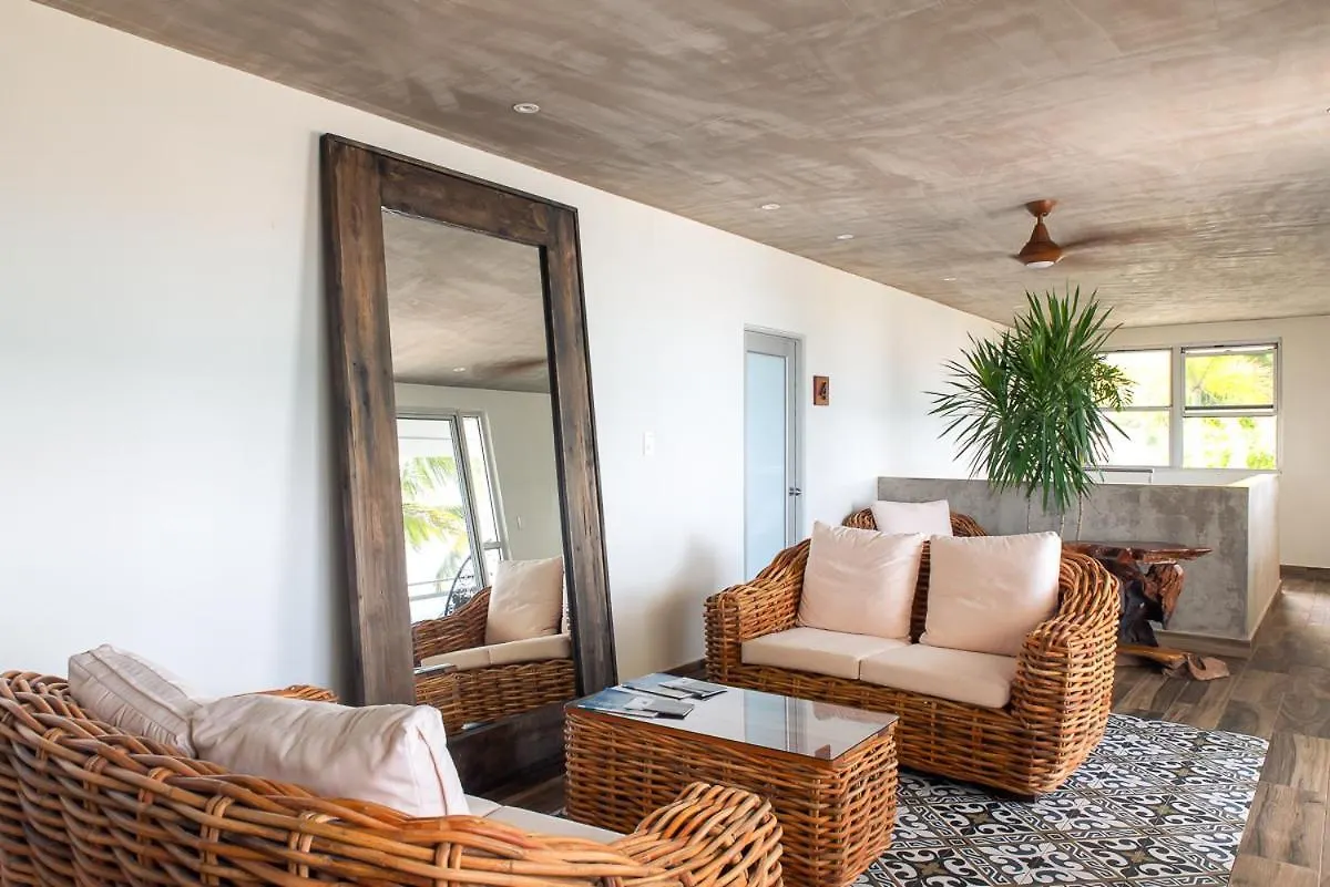 Guest house Numero Uno Beach House San Juan